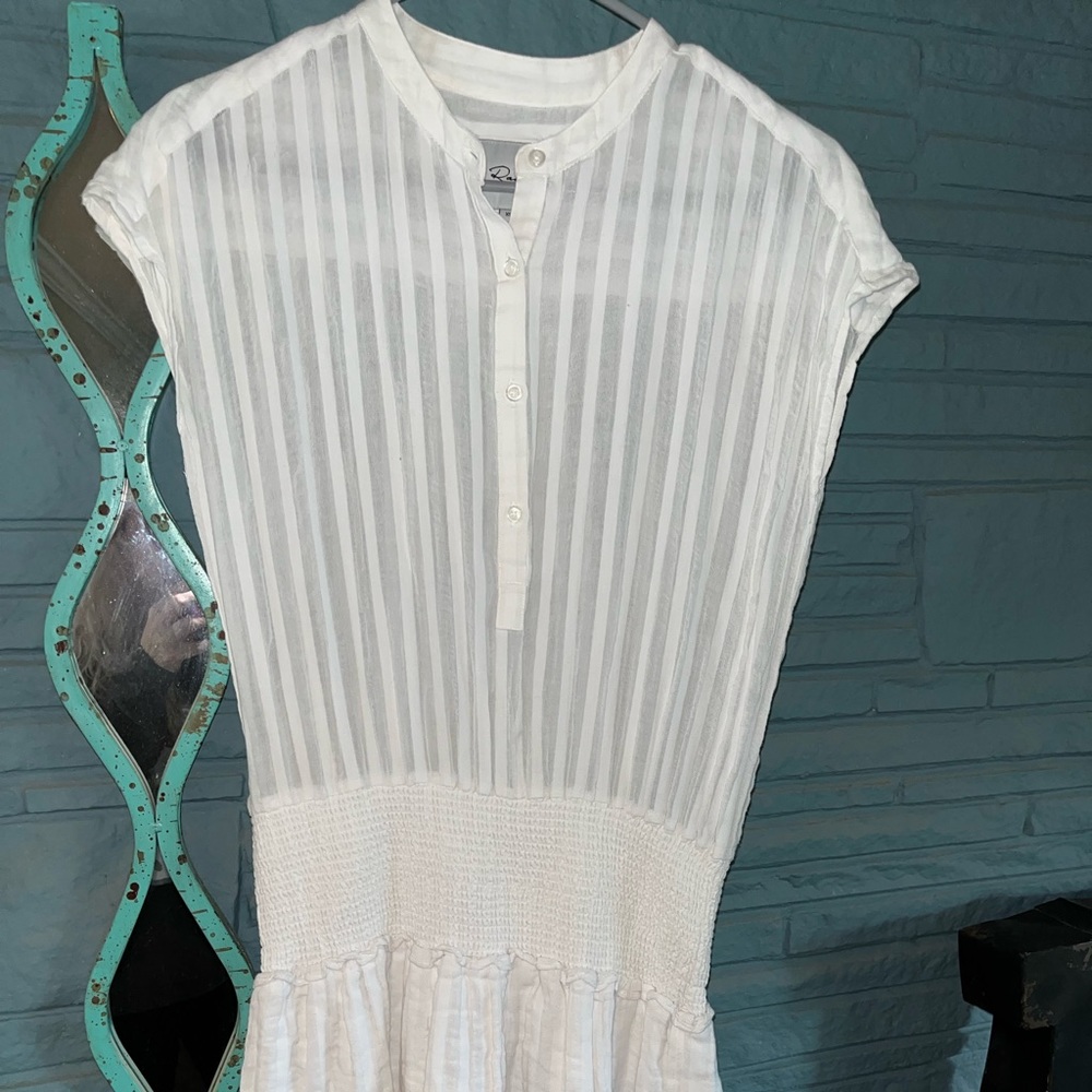Rails xsmall dress.  Super cute fit.  Lite and flowy for summer!